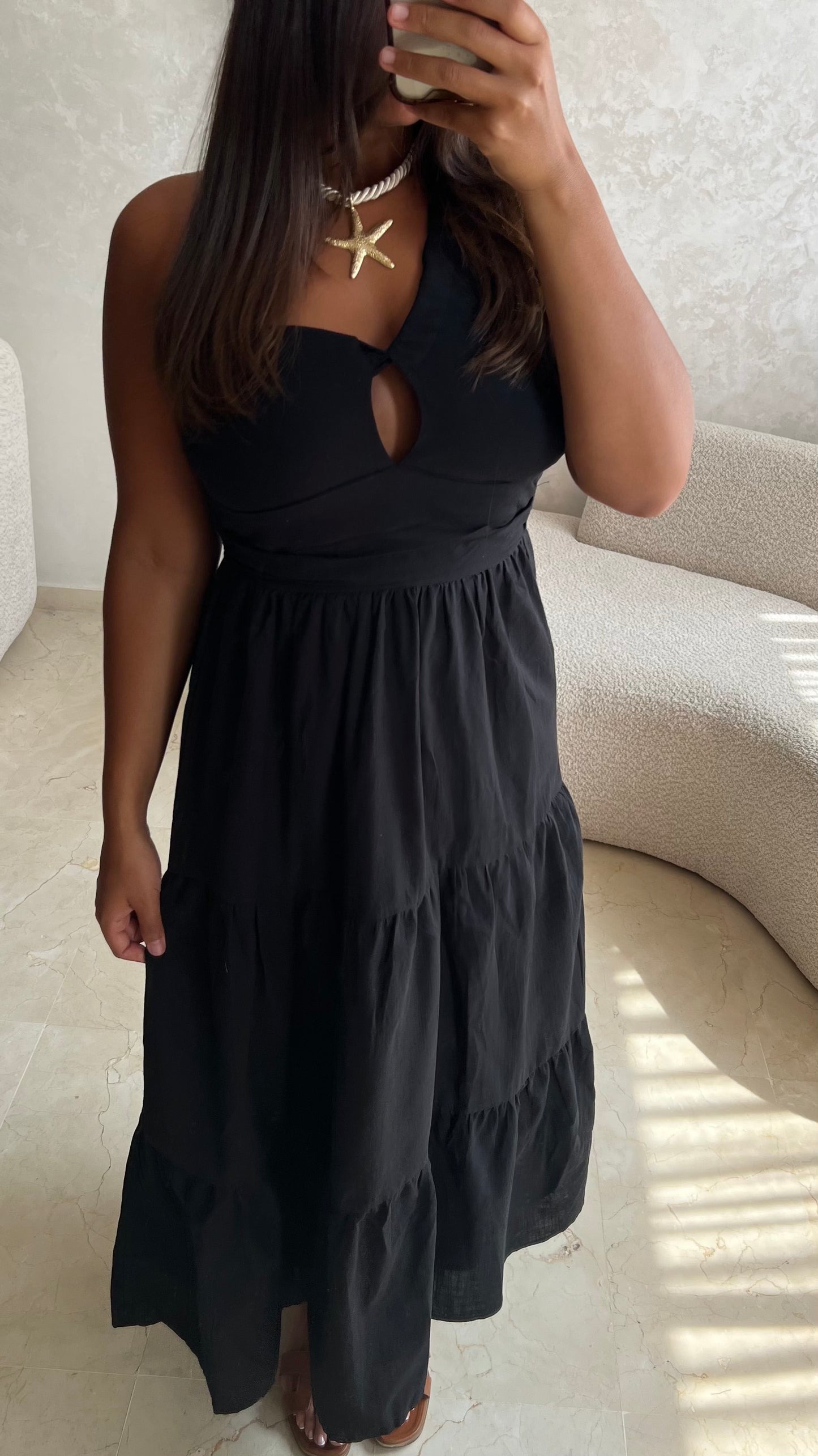 Robe noir manche asymétrique