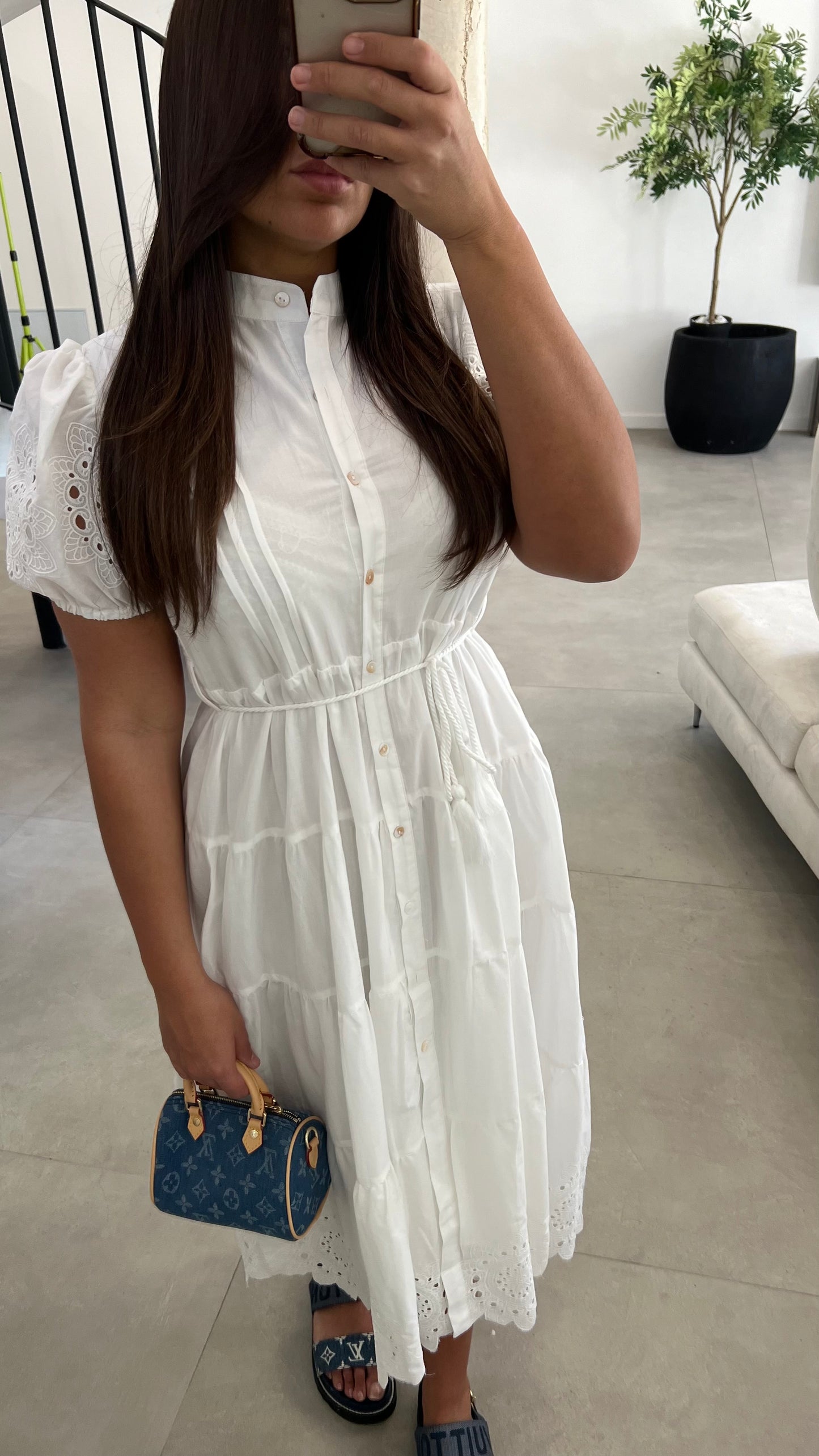 Robe brodée blanche