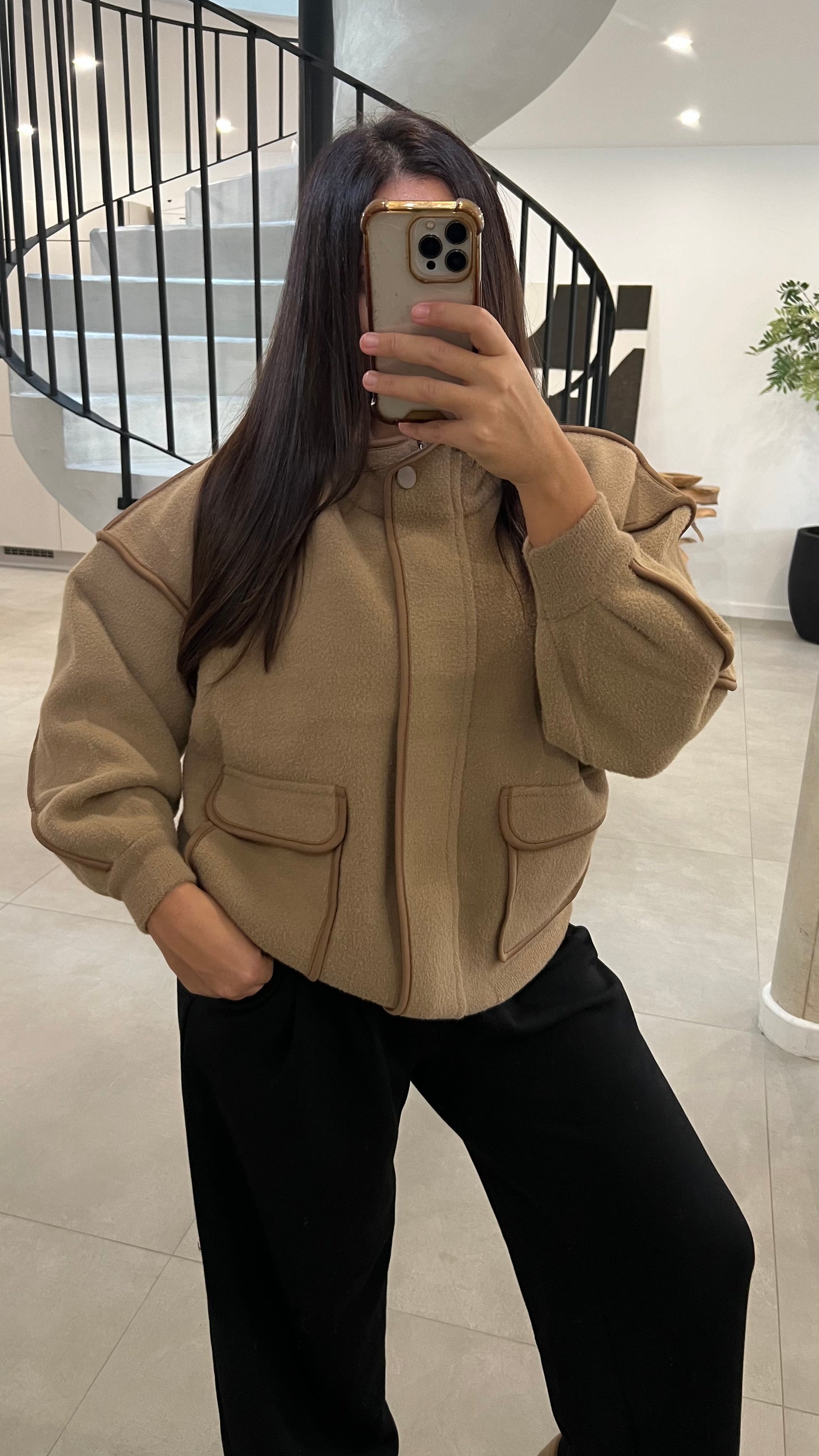 Gilet doux taupe à surpiques