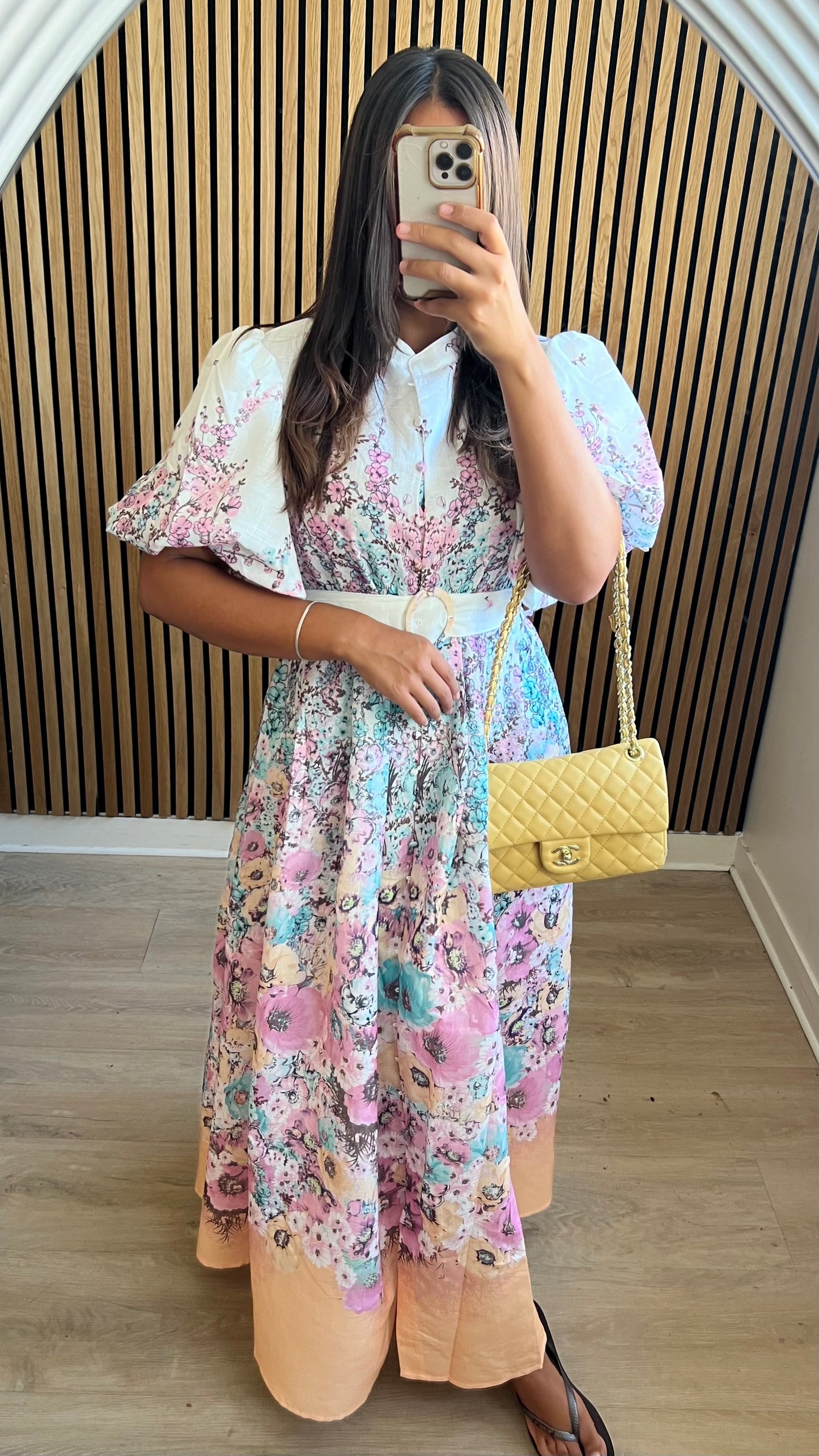 Robe longue fleurie à manche courte