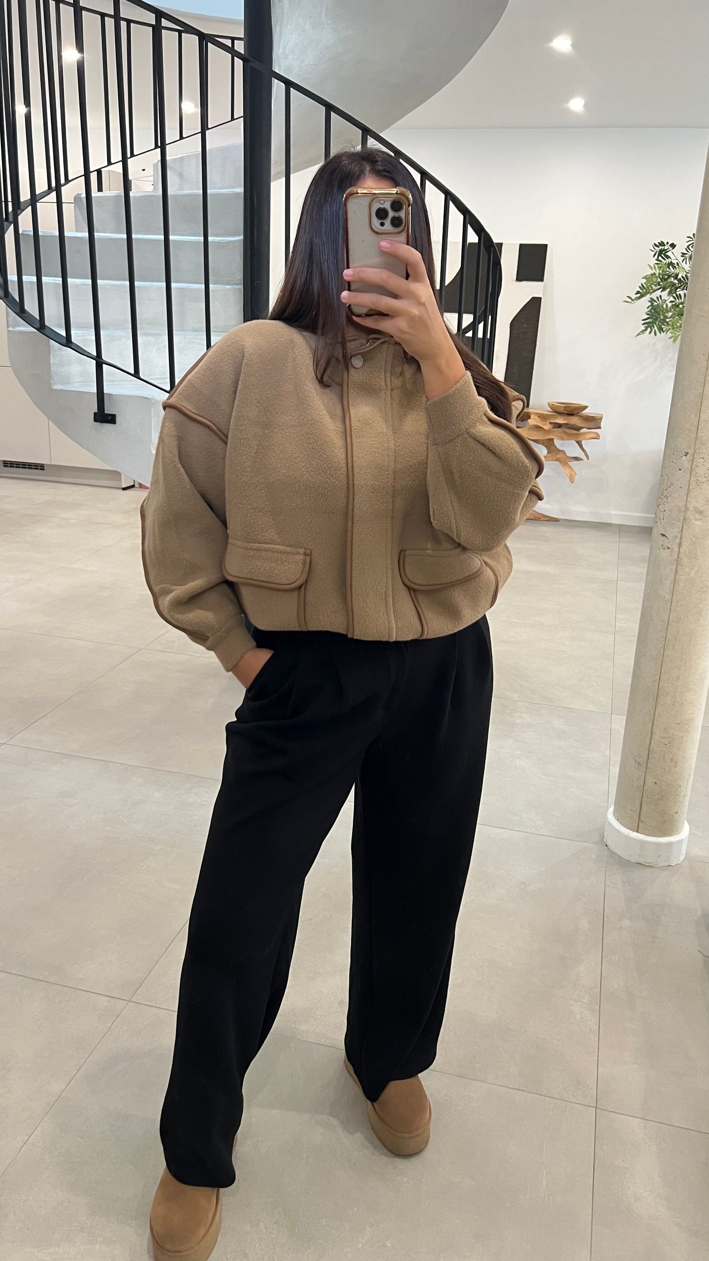 Gilet doux taupe à surpiques