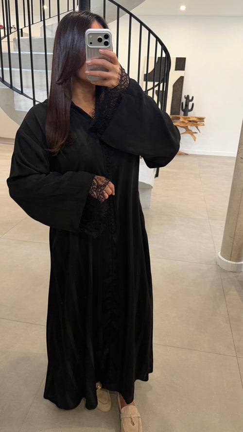 Abaya à capuche détails dentelles