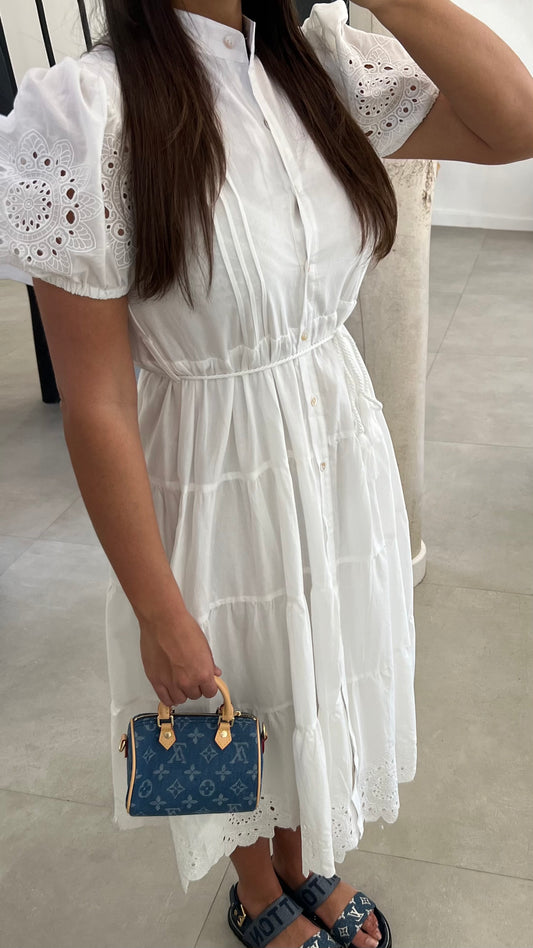 Robe brodée blanche