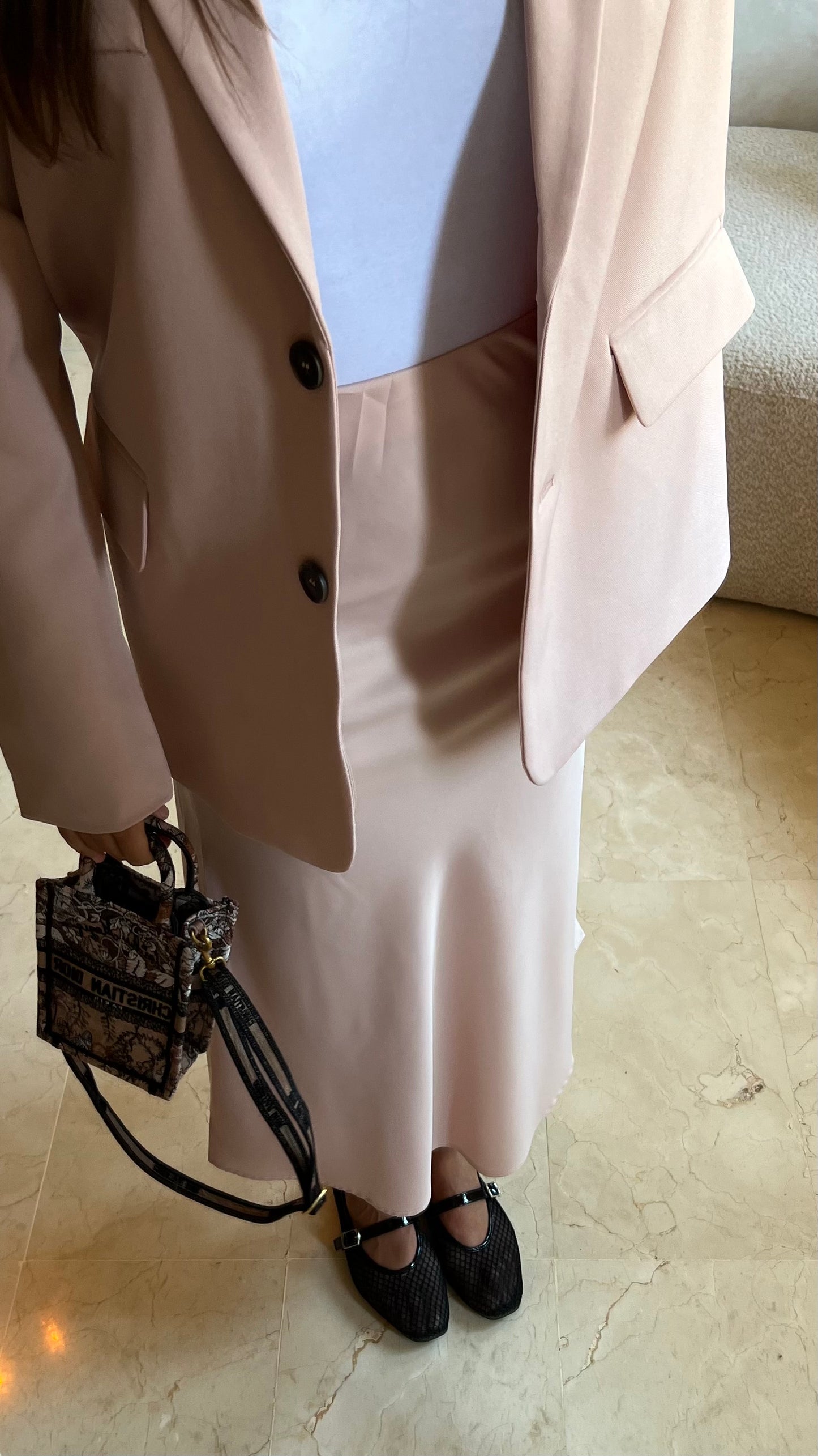 Jupe en satin rose pale