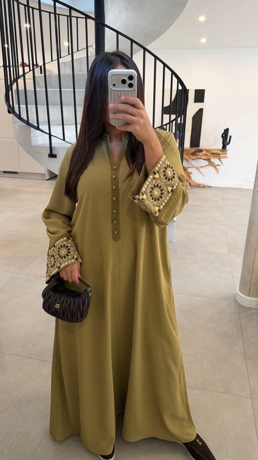 Abaya olive à détails manches