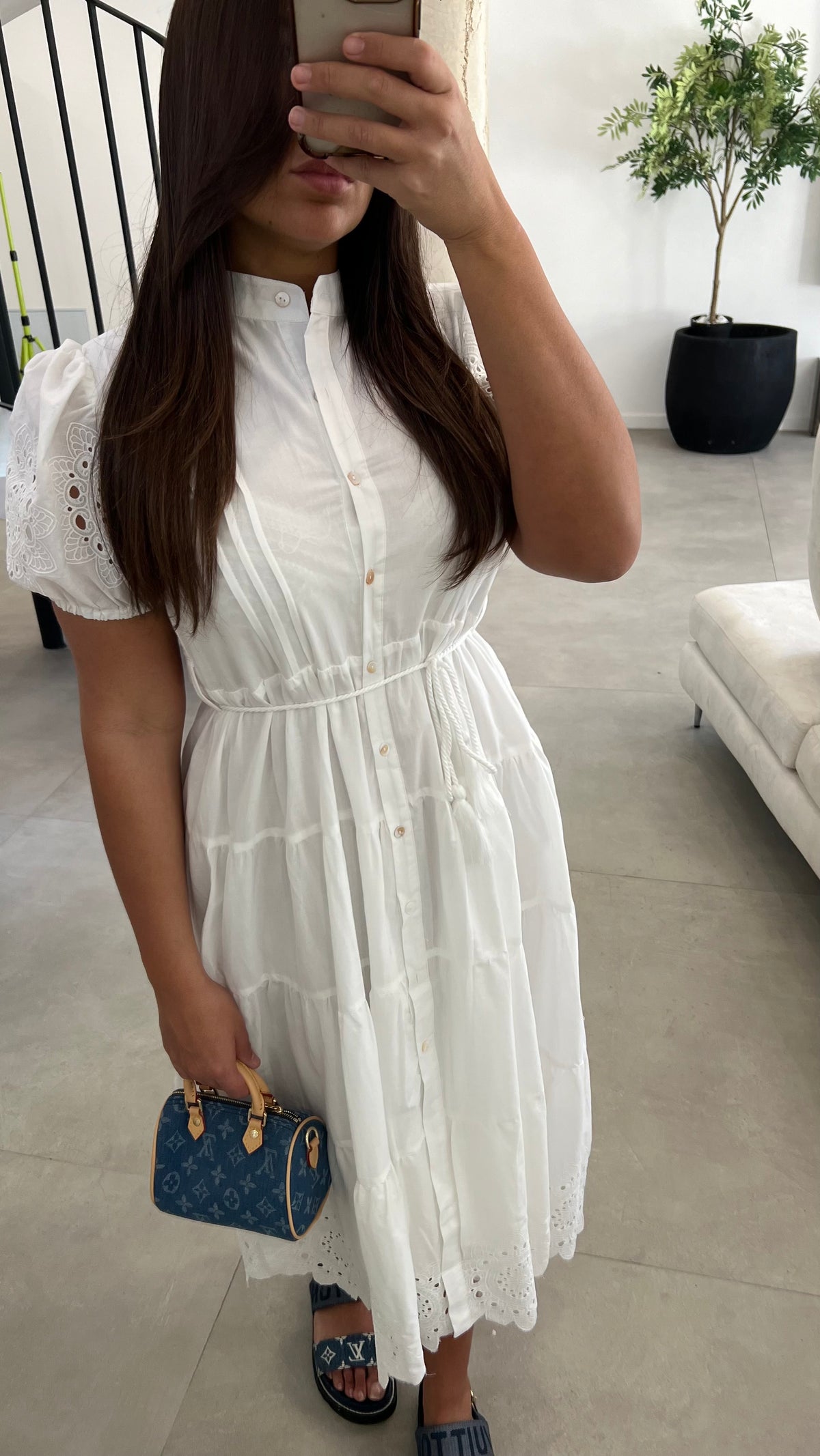 Robe brodée blanche