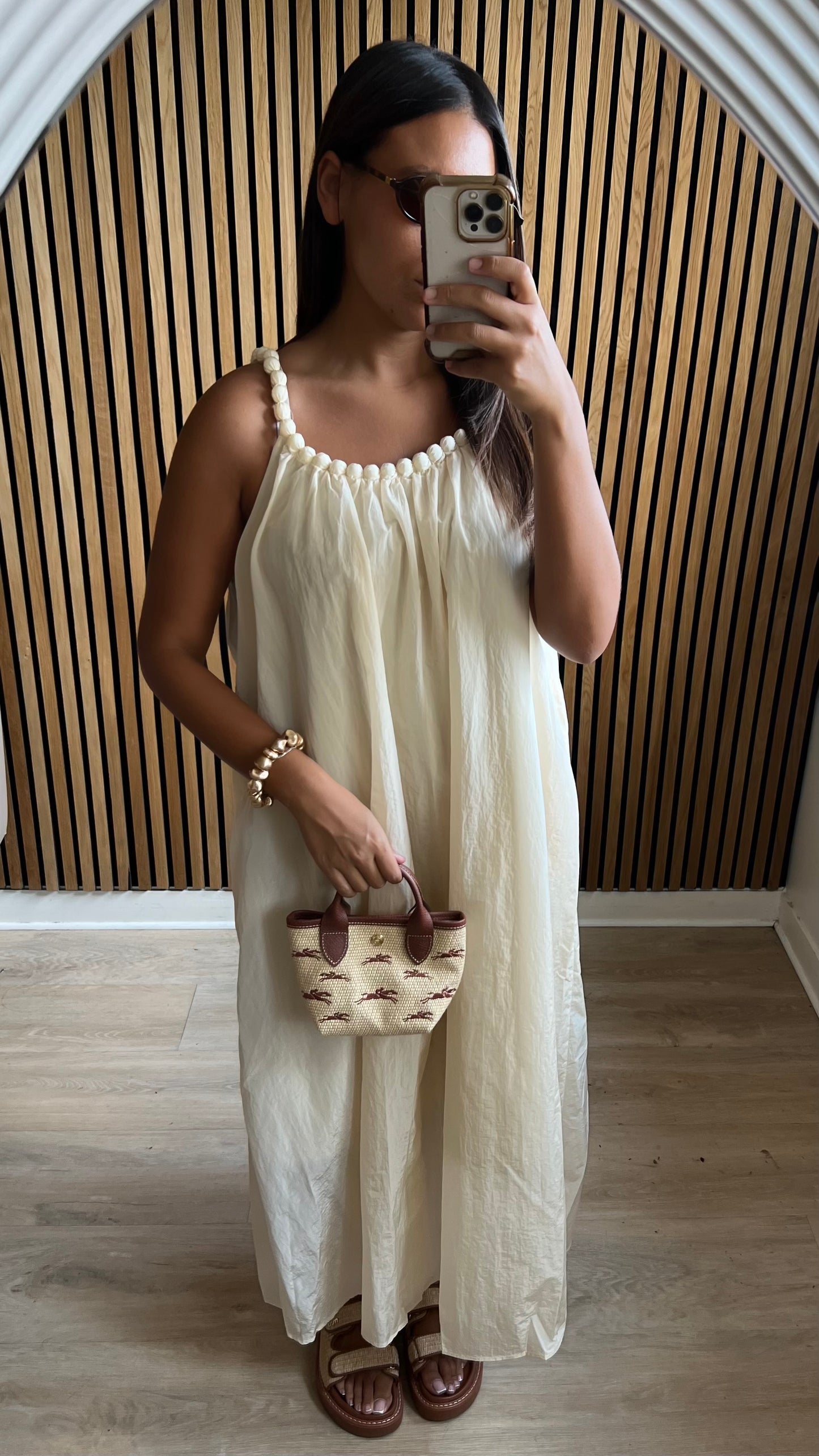 Robe écru à détails