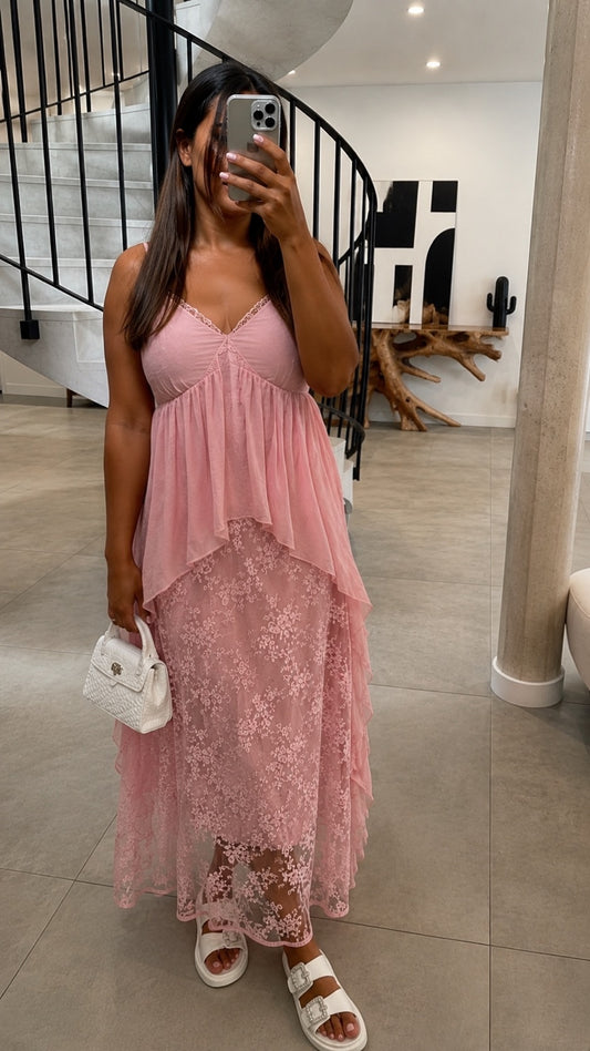Robe à dentelles rose