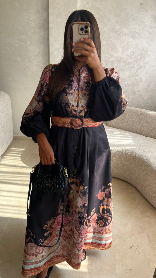 Robe longue noire fleurie