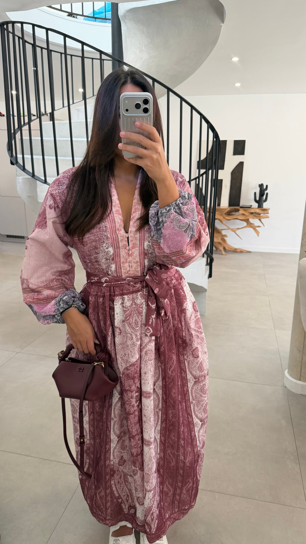 Robe longue à motifs bordeaux