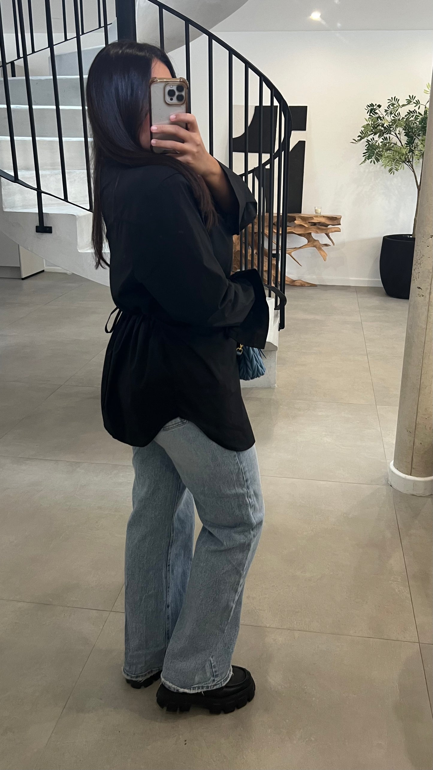 Chemise cintré a épaulette noir