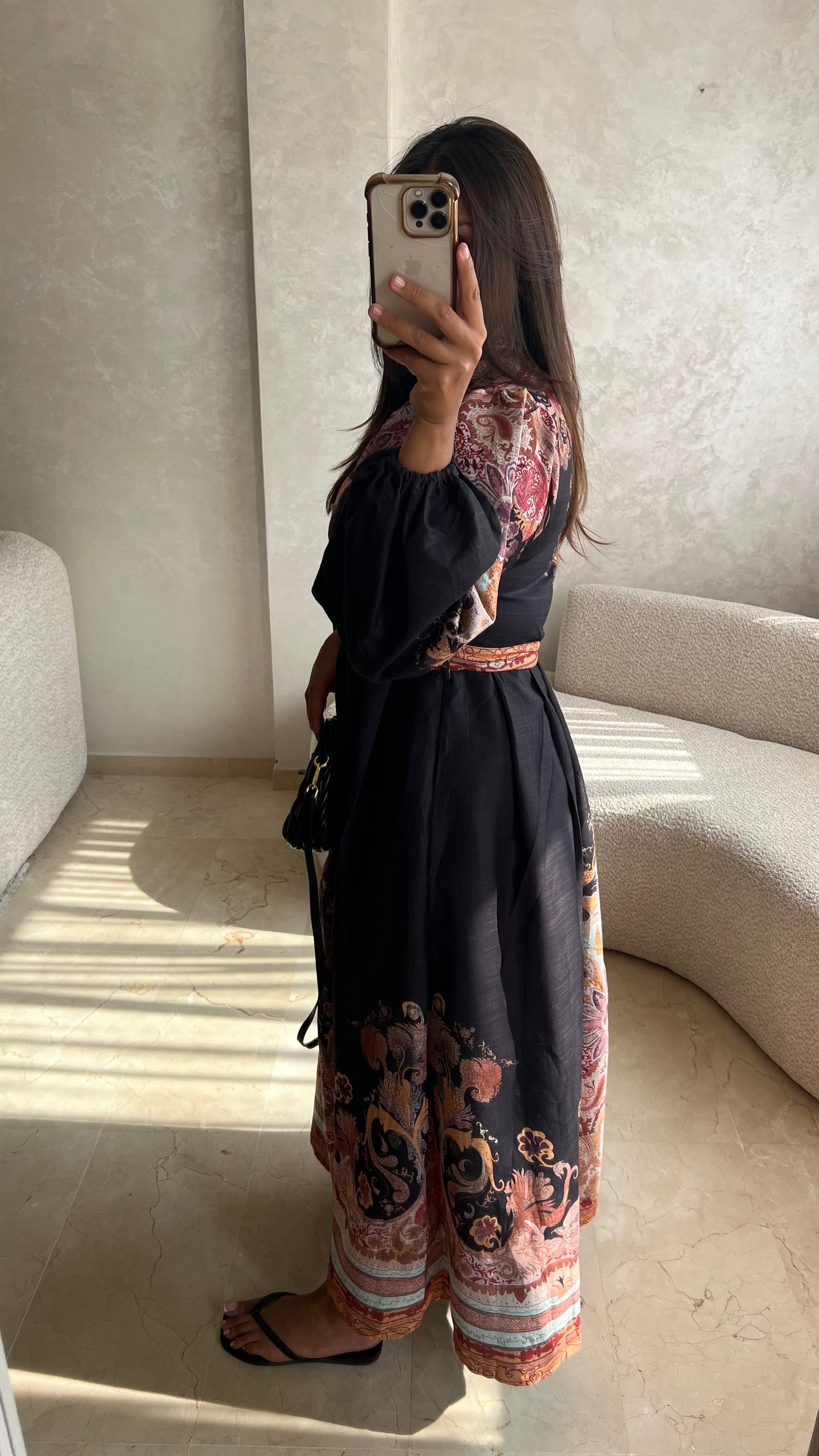 Robe longue noire fleurie