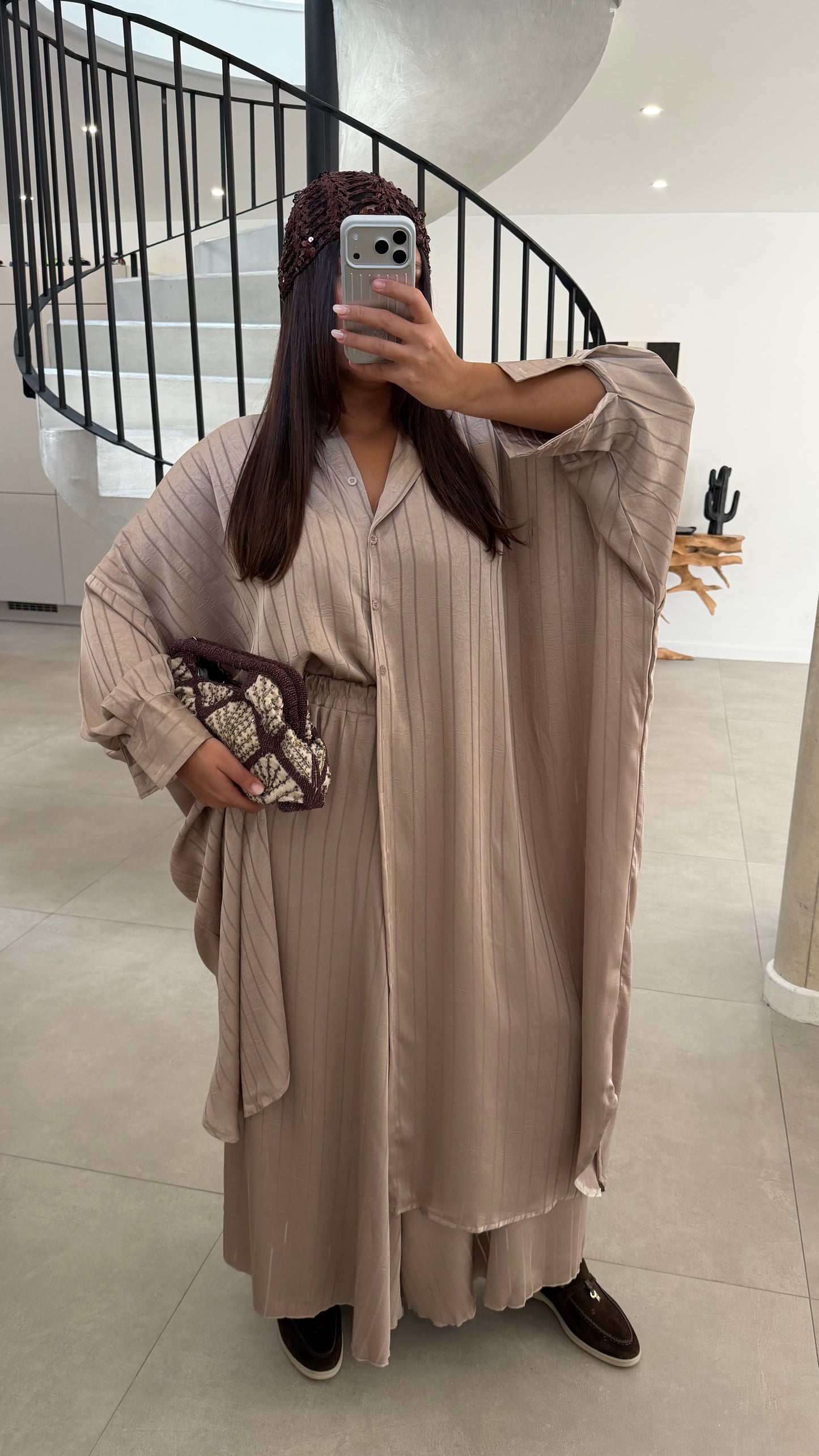 Ensemble chemise longue et pantalon taupe