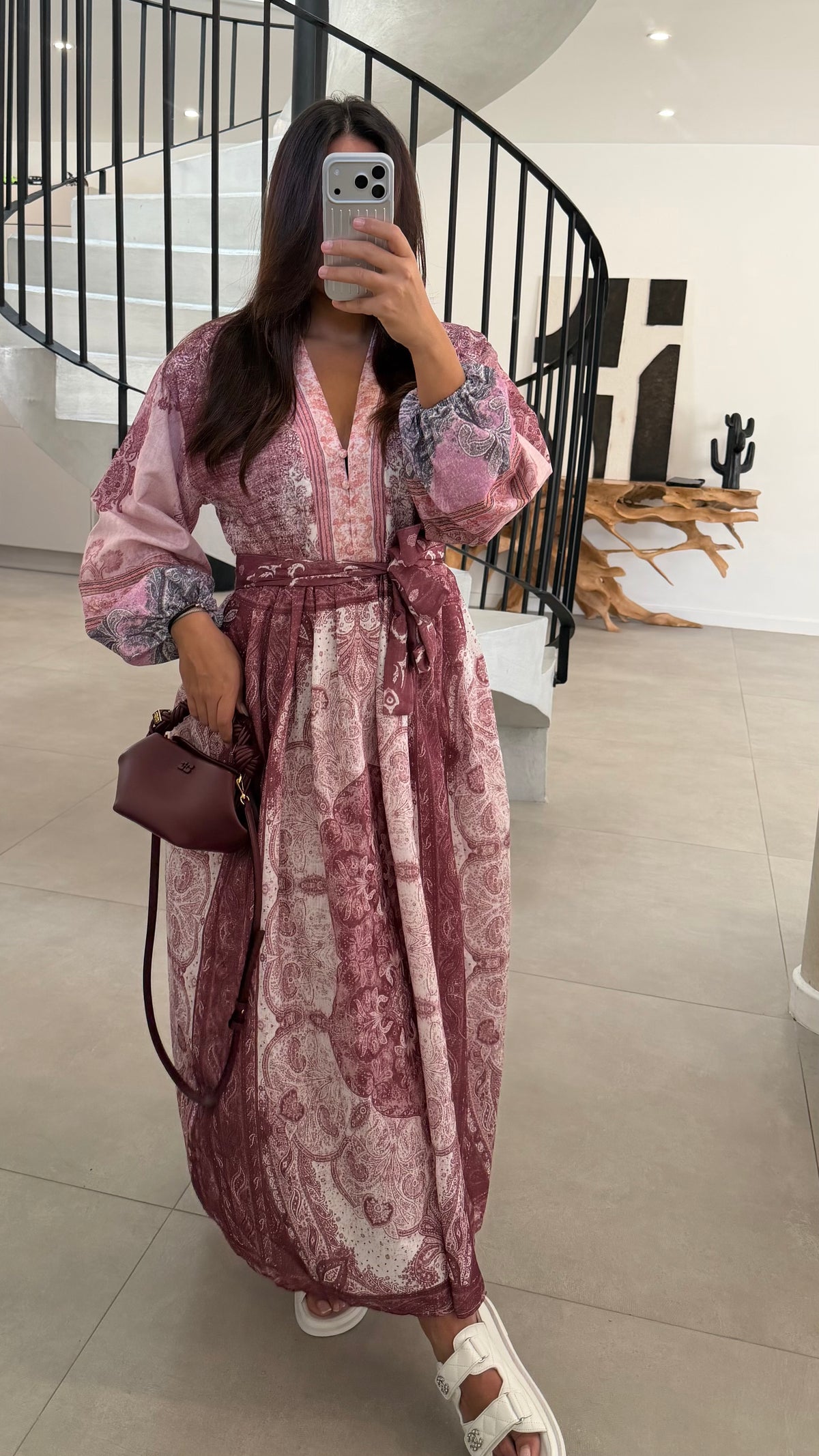 Robe longue à motifs bordeaux