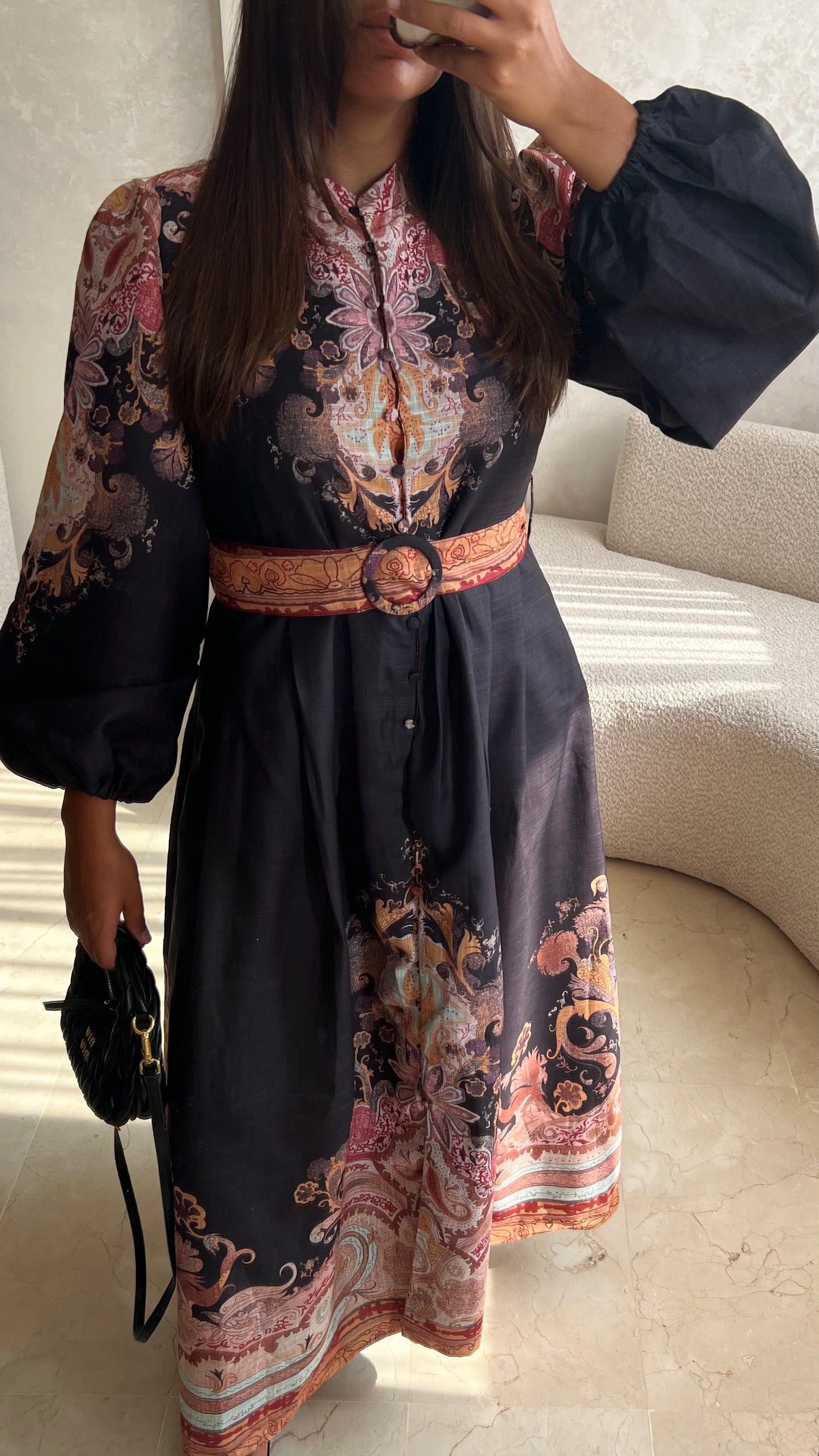 Robe longue noire fleurie