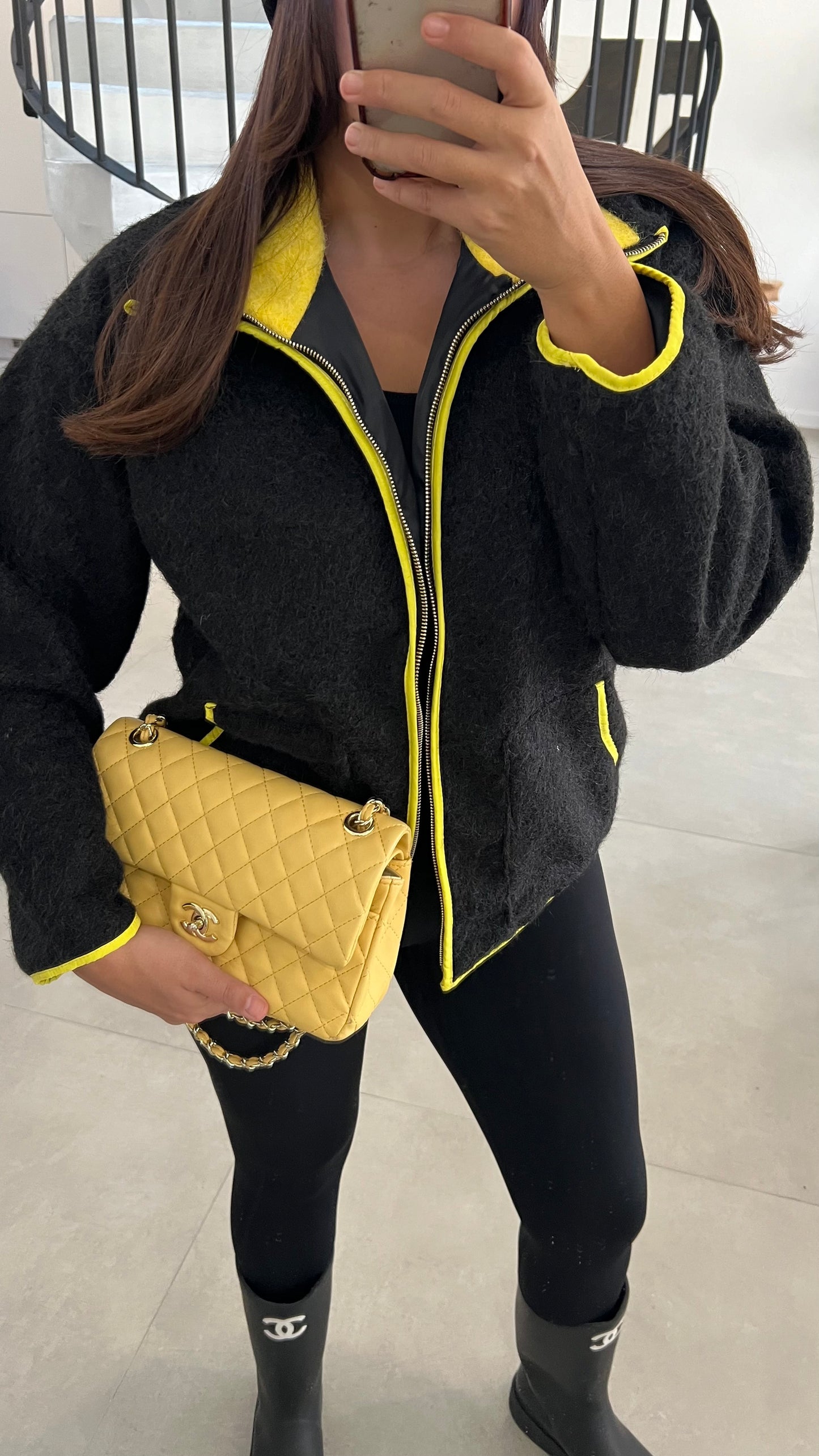 Gilet noir et jaune