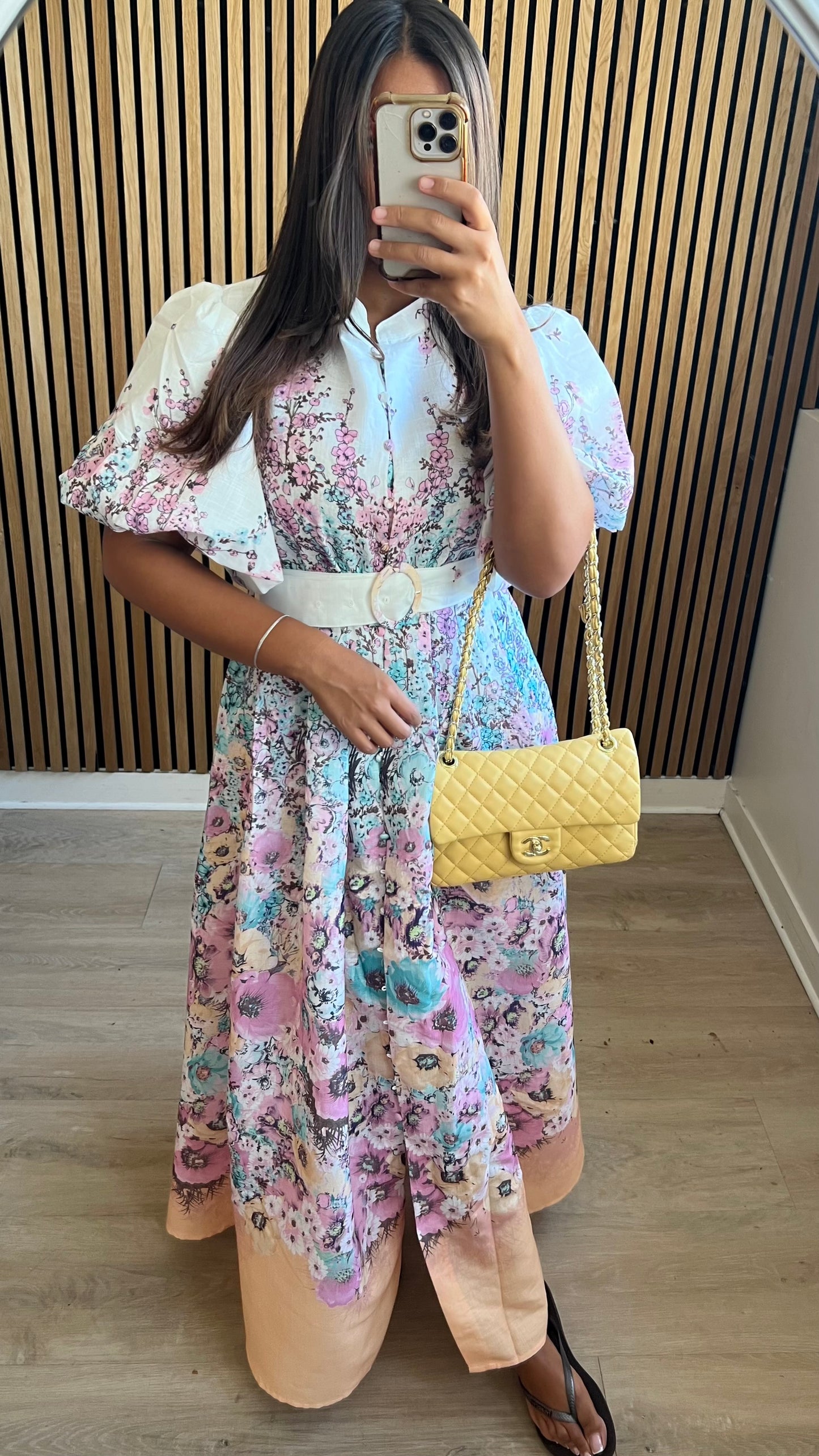 Robe longue fleurie à manche courte