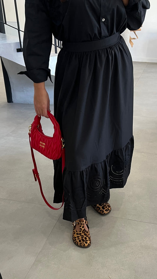 Jupe noire brodée