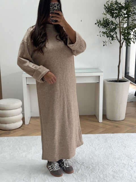 Robe longue en maille taupe