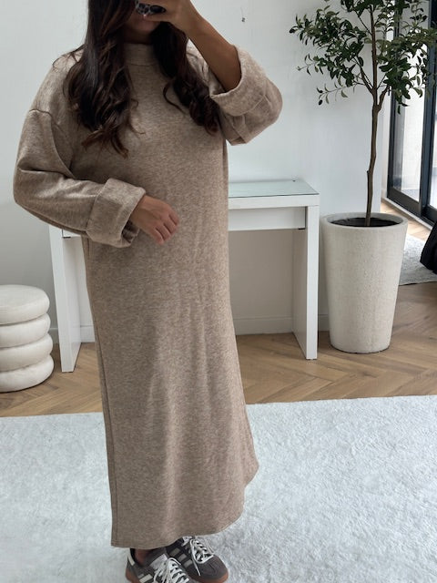 Robe longue en maille taupe