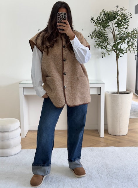 Gilet sans manches en laine bouclée camel