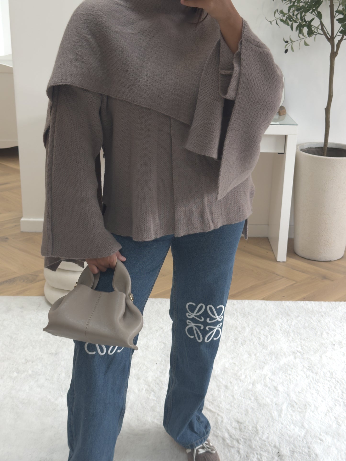 Gilet à cape et écharpe taupe