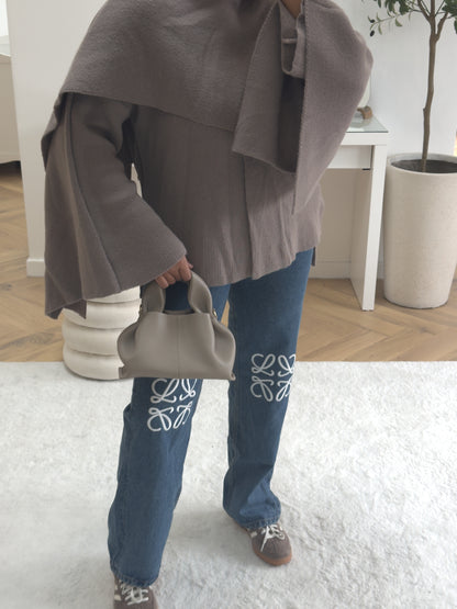 Gilet à cape et écharpe taupe